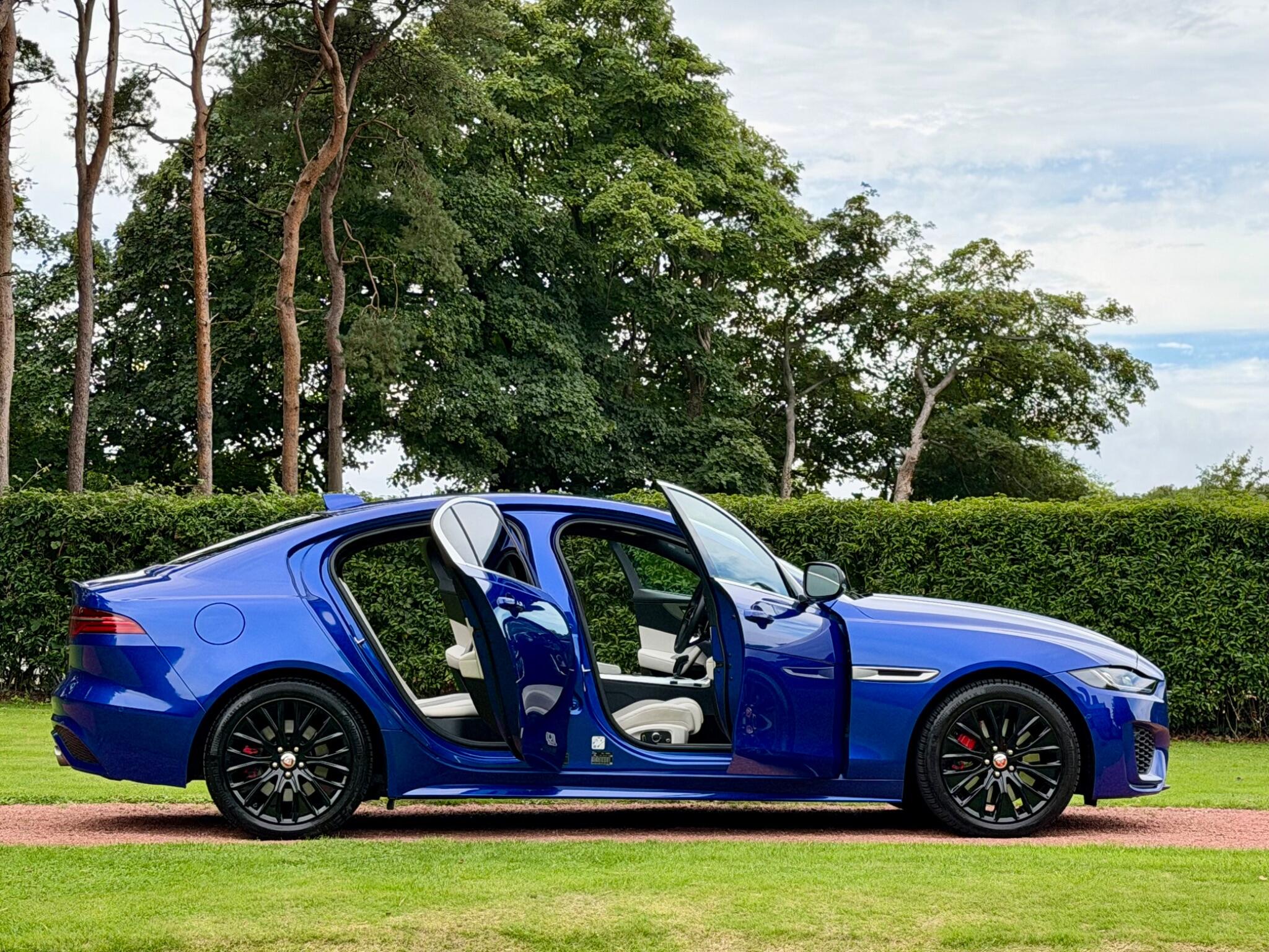 Jaguar Xe view 12