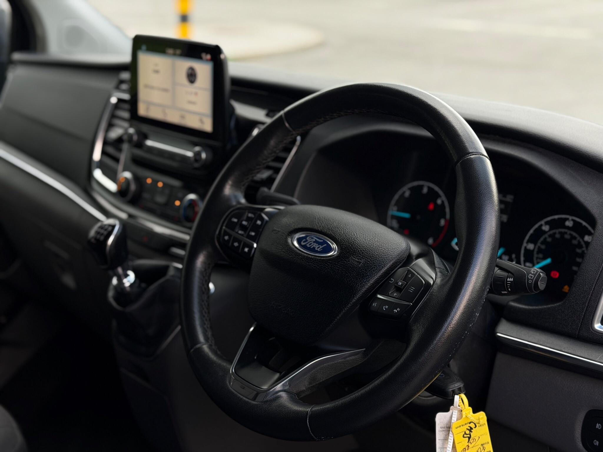 Ford Tourneo Custom view 30