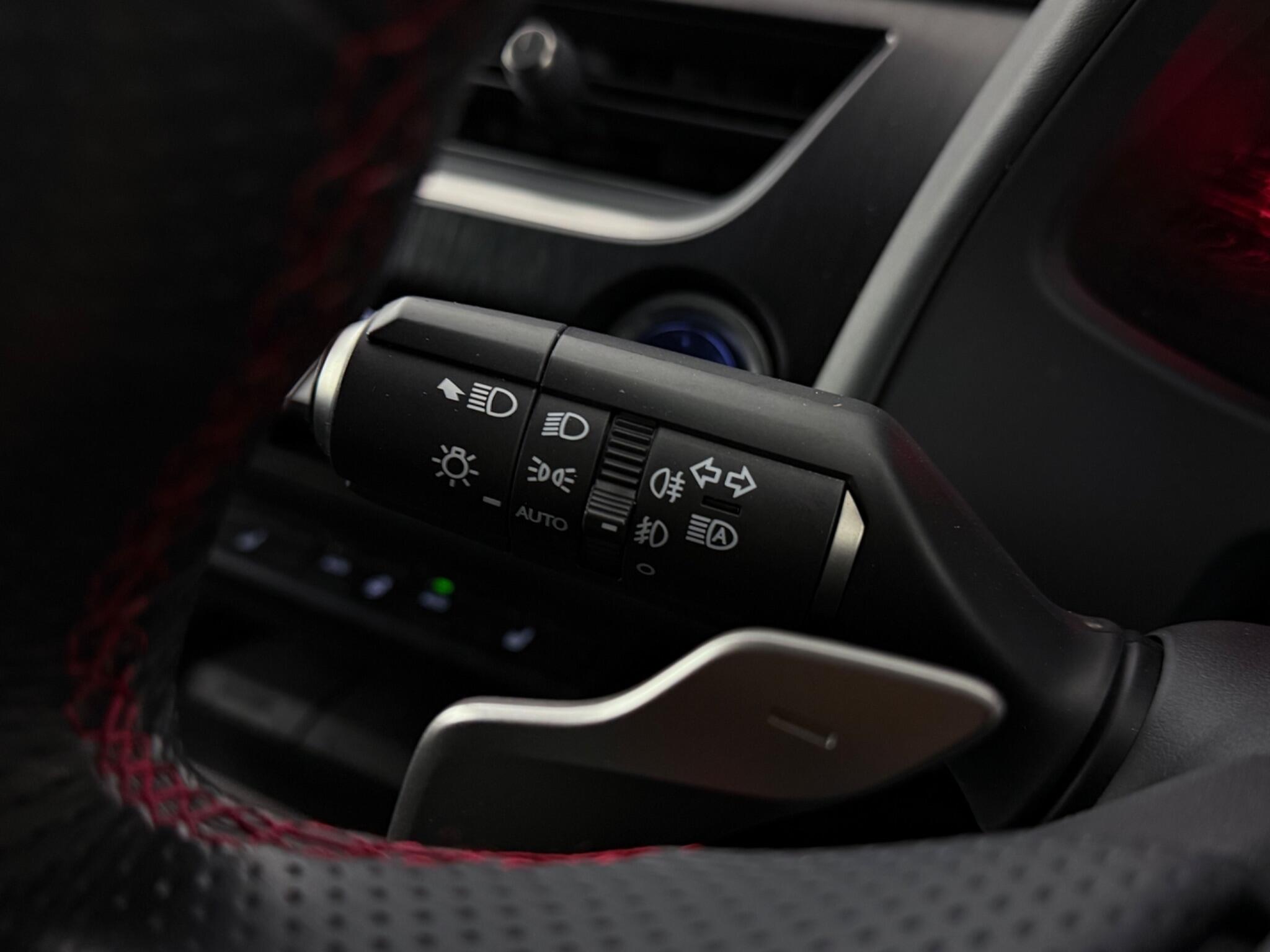 Lexus Ux view 18