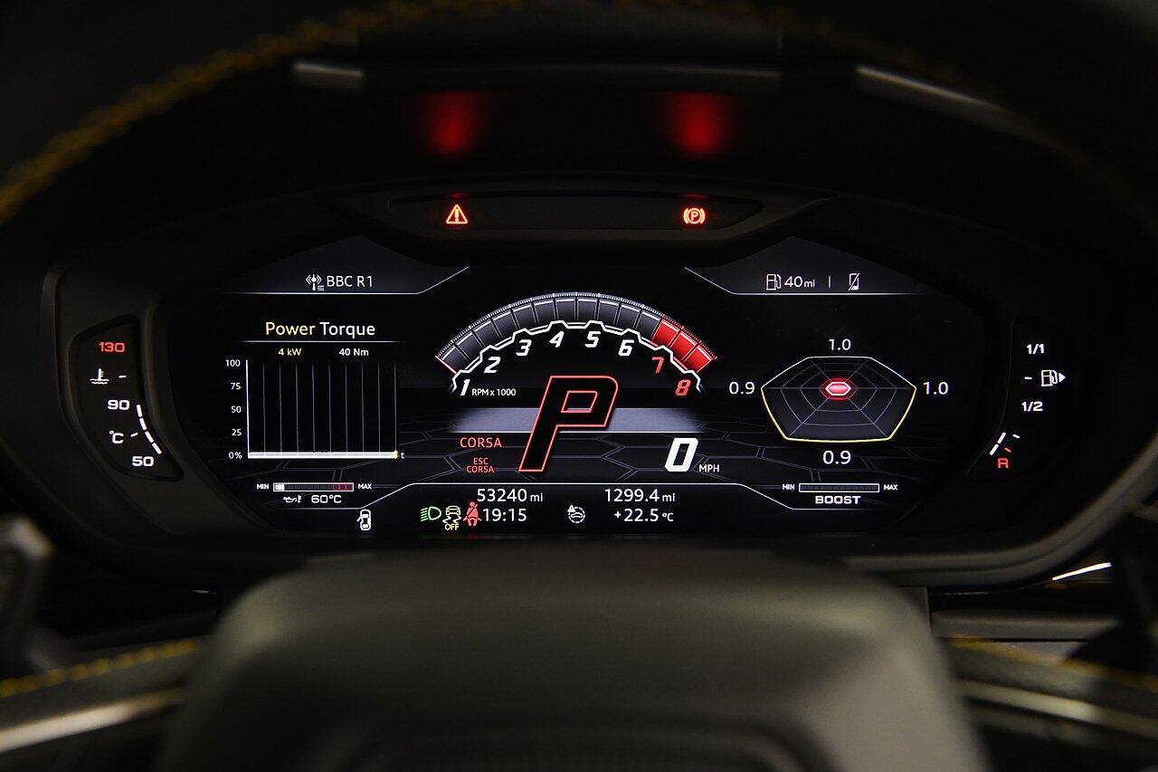 Lamborghini Urus view 19