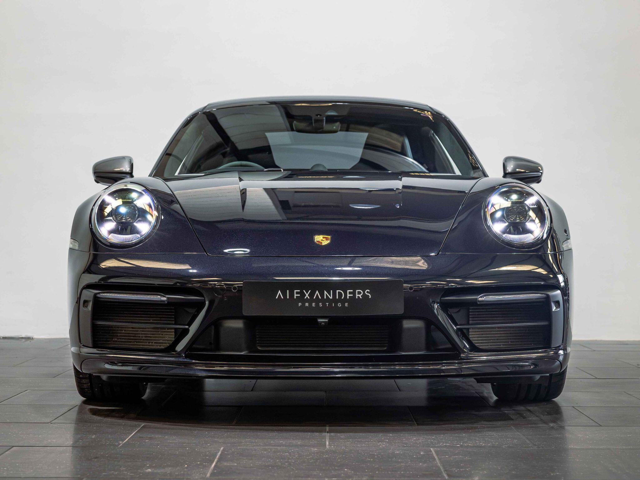 Porsche 911 view 10