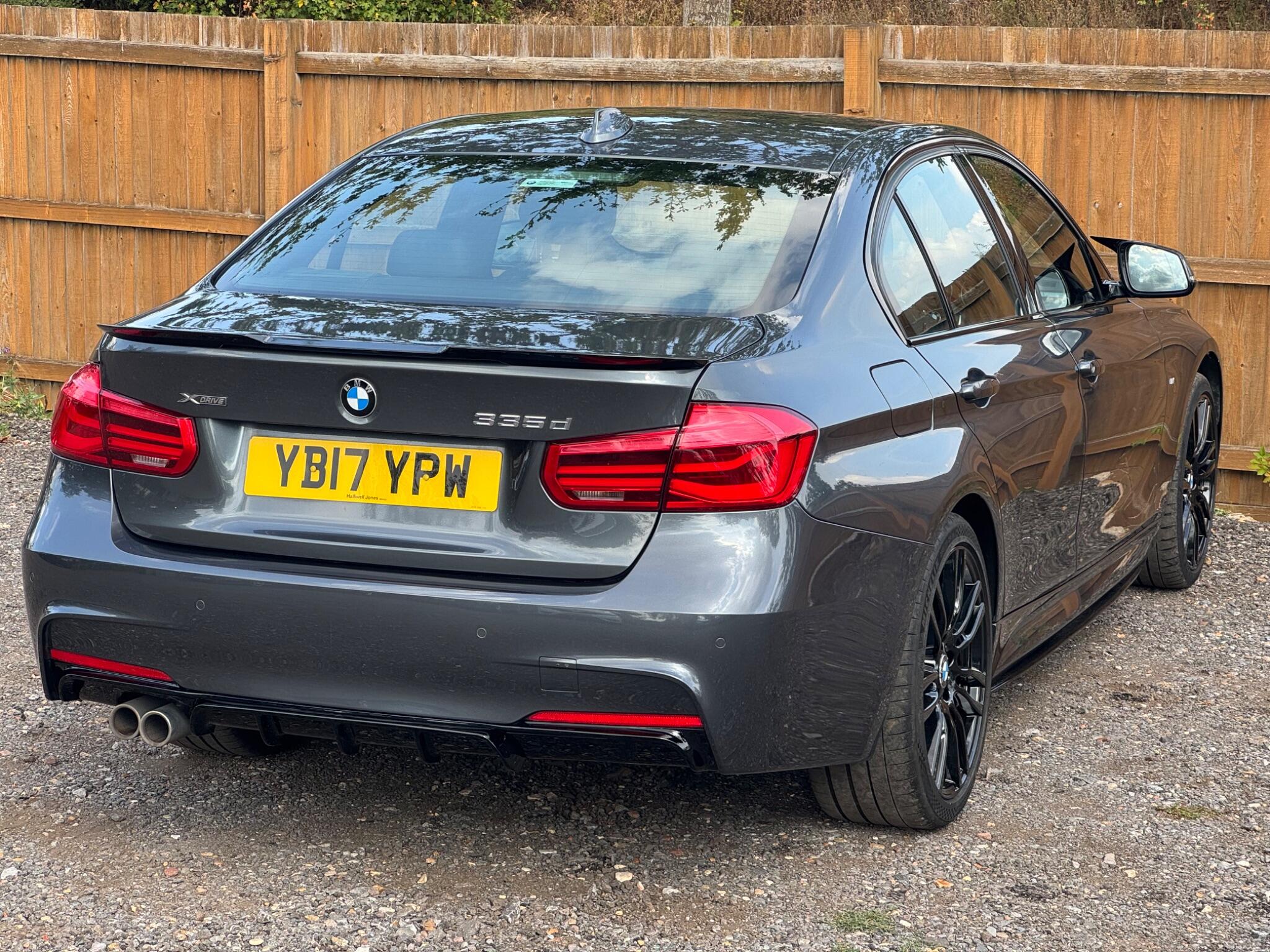 BMW 3 Series view 11