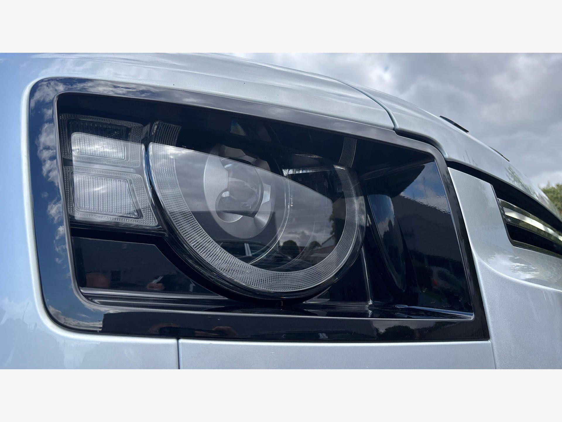 Land Rover Defender view 21