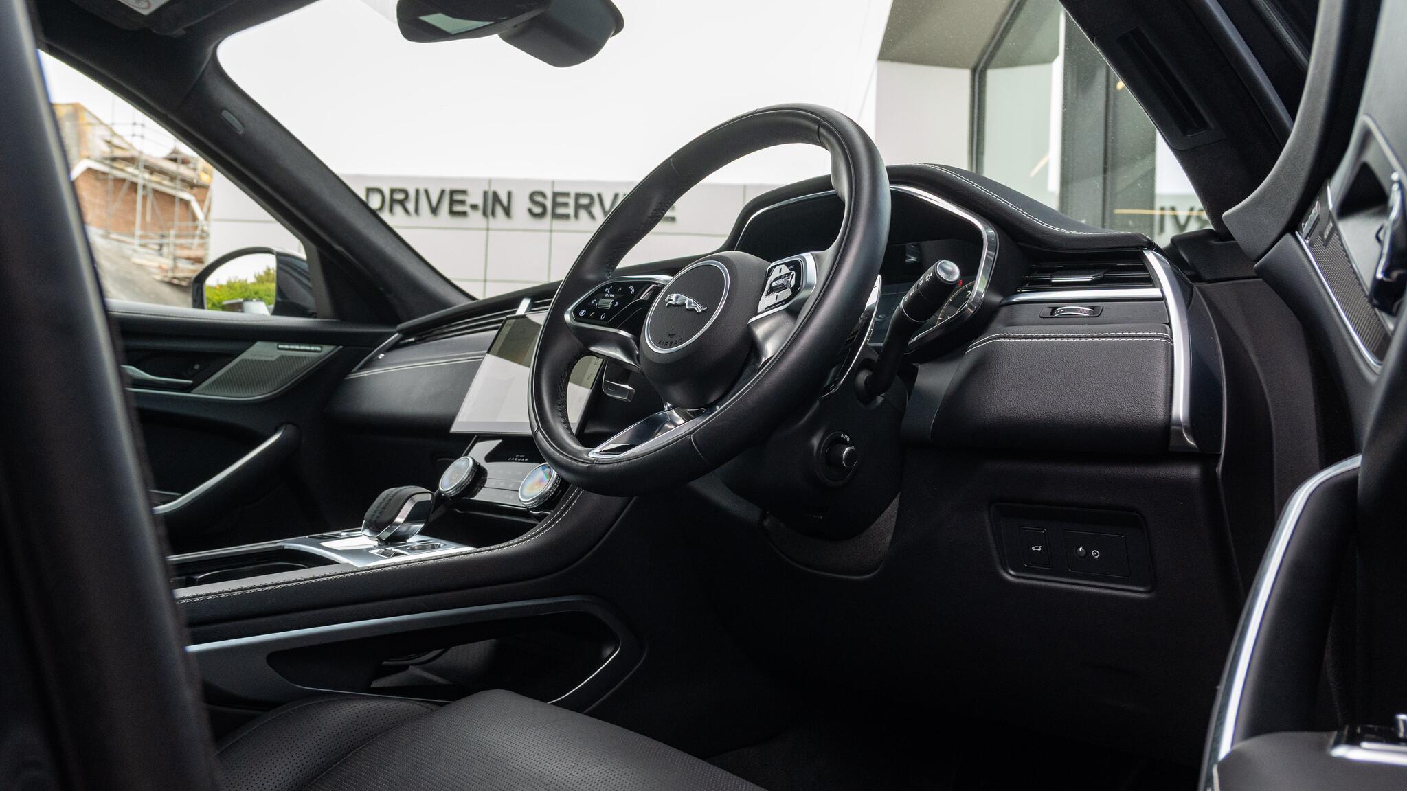 Jaguar F-Pace view 73
