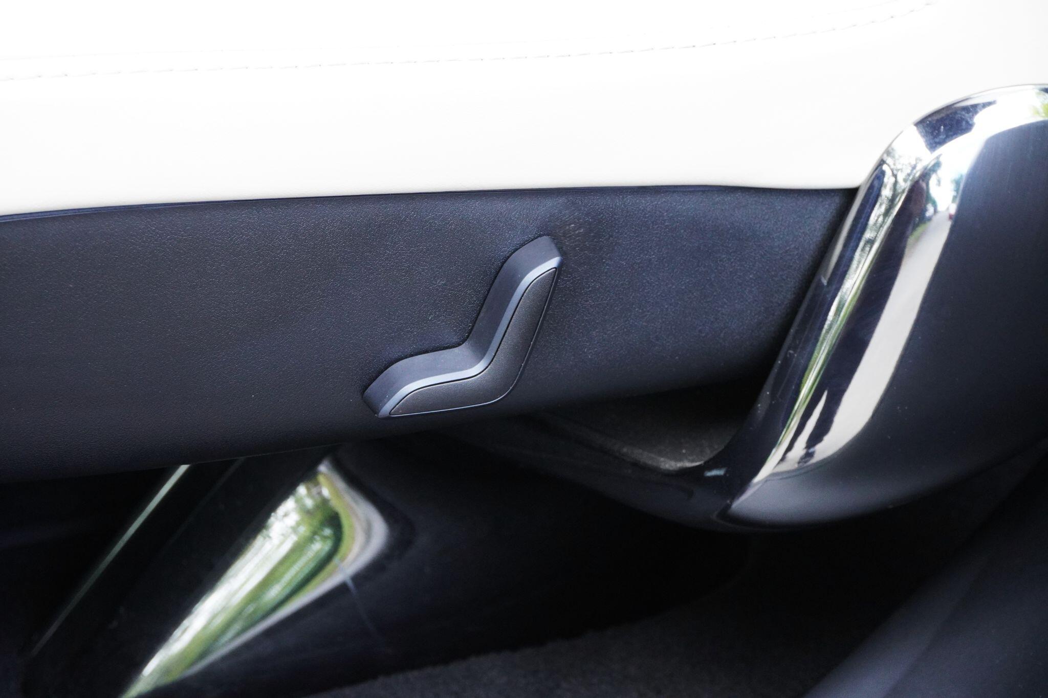 Tesla Model X view 68