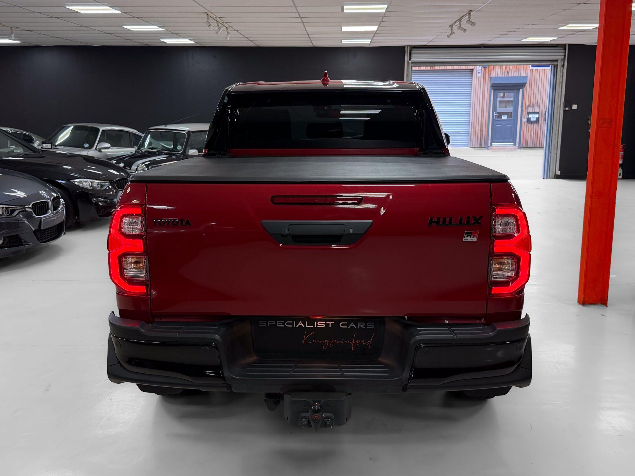 Toyota Hilux view 12