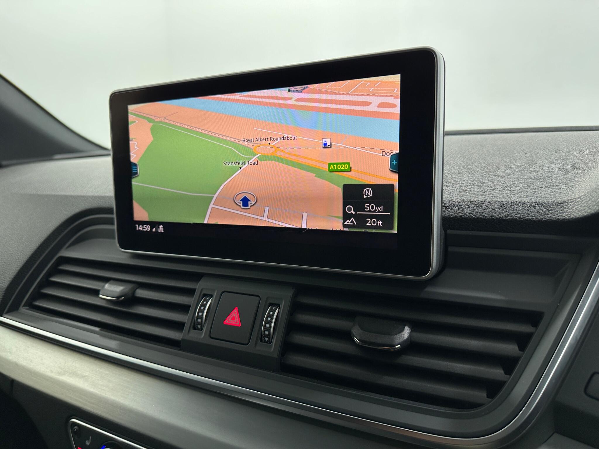 Audi Q5 view 23
