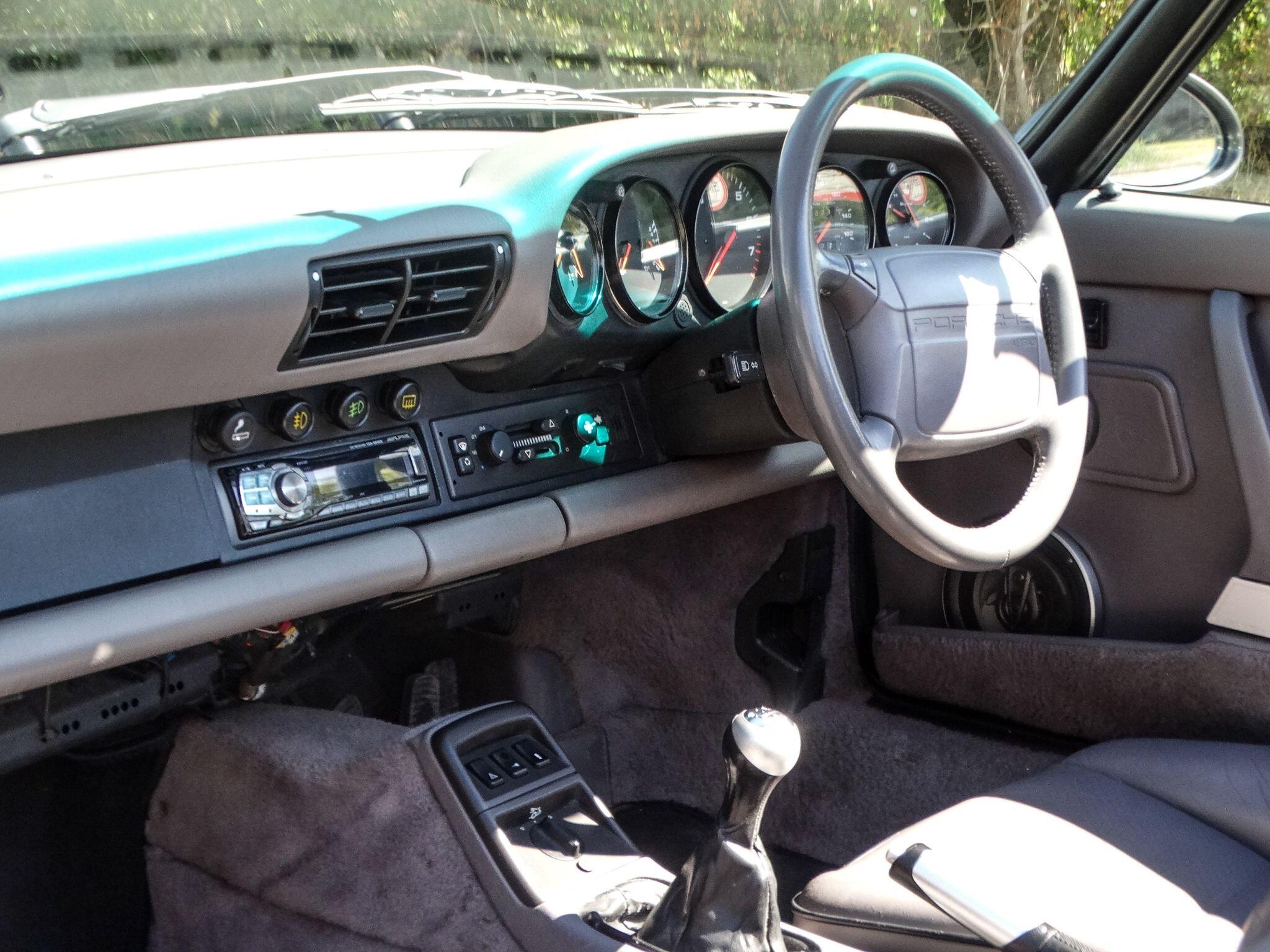 Porsche 911 view 14