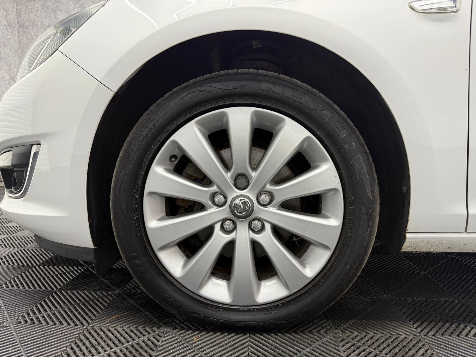 Vauxhall Astra view 25