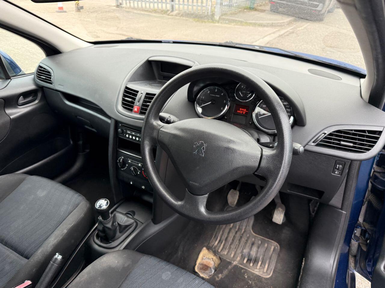 Peugeot 207 view 9
