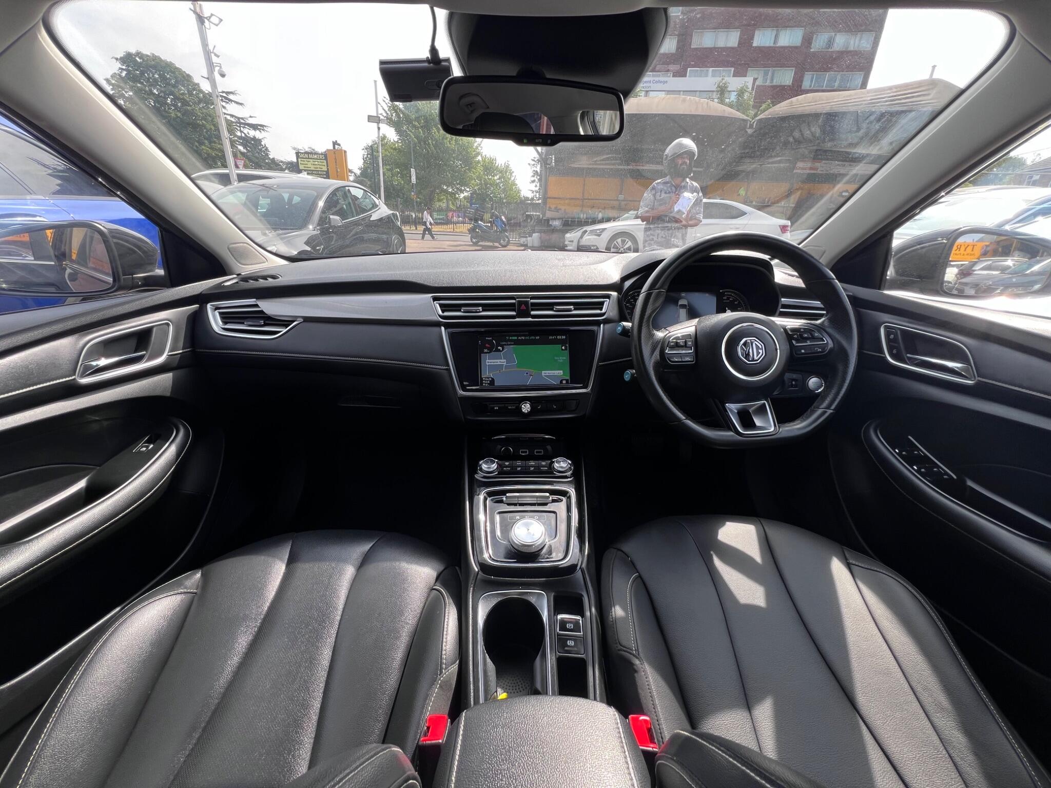 MG MG5 view 4