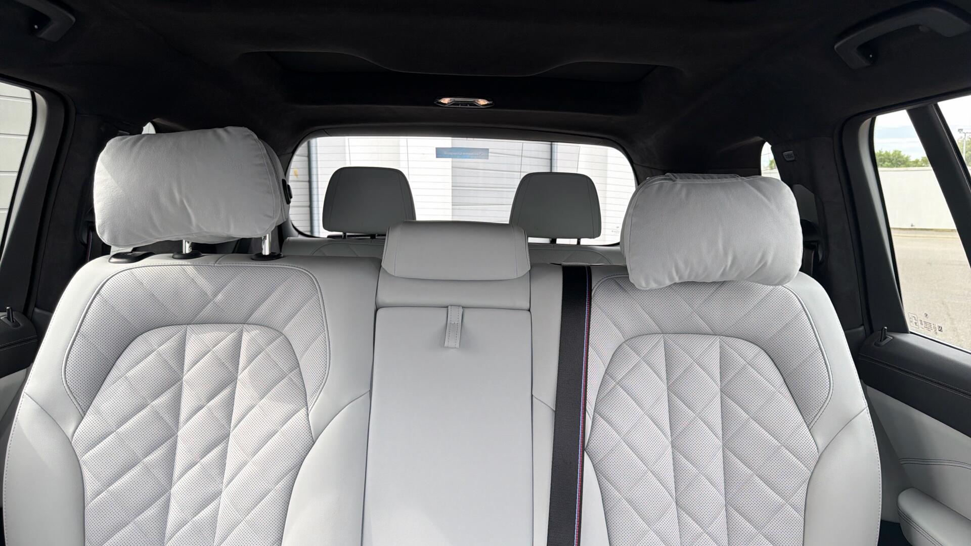BMW X7 view 56