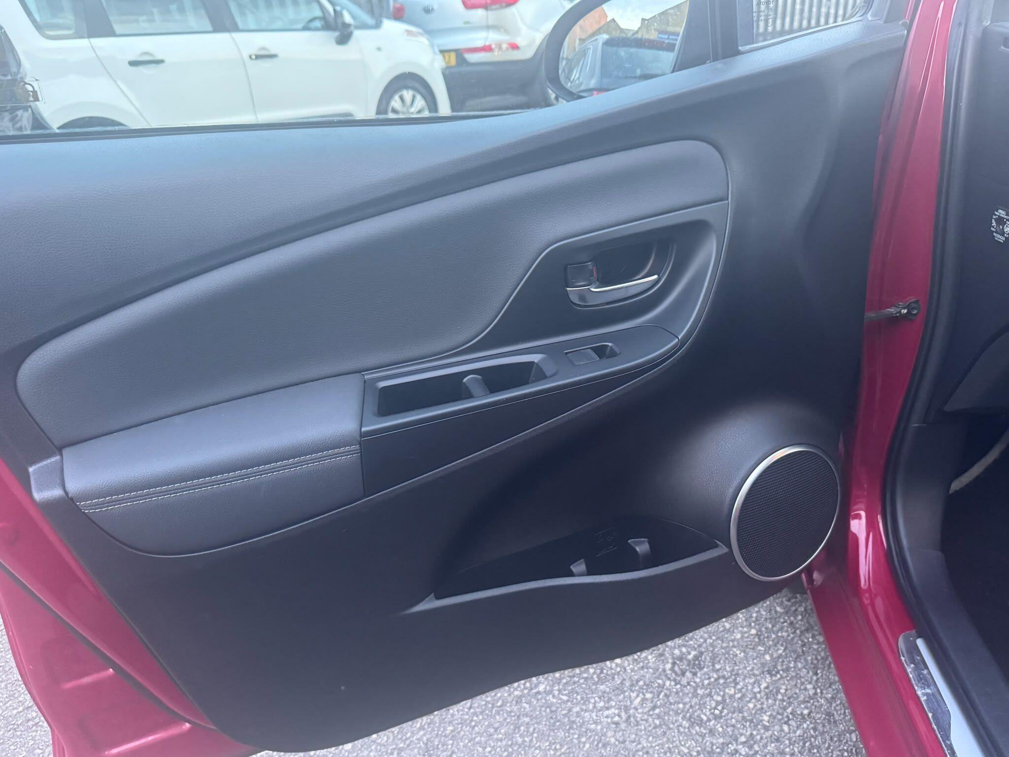 Toyota Yaris view 21