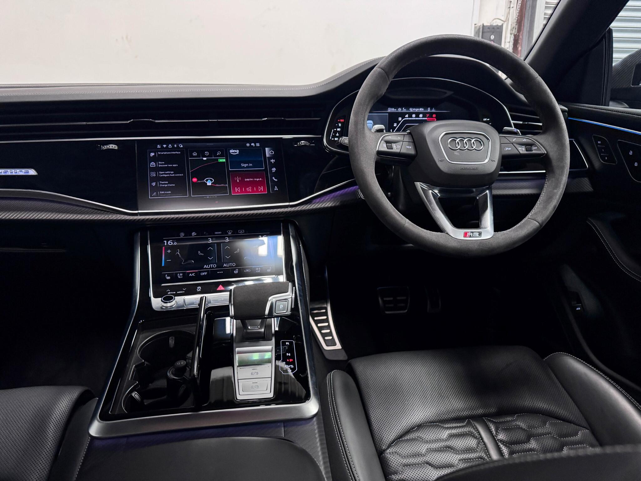 Audi RSQ8 view 45