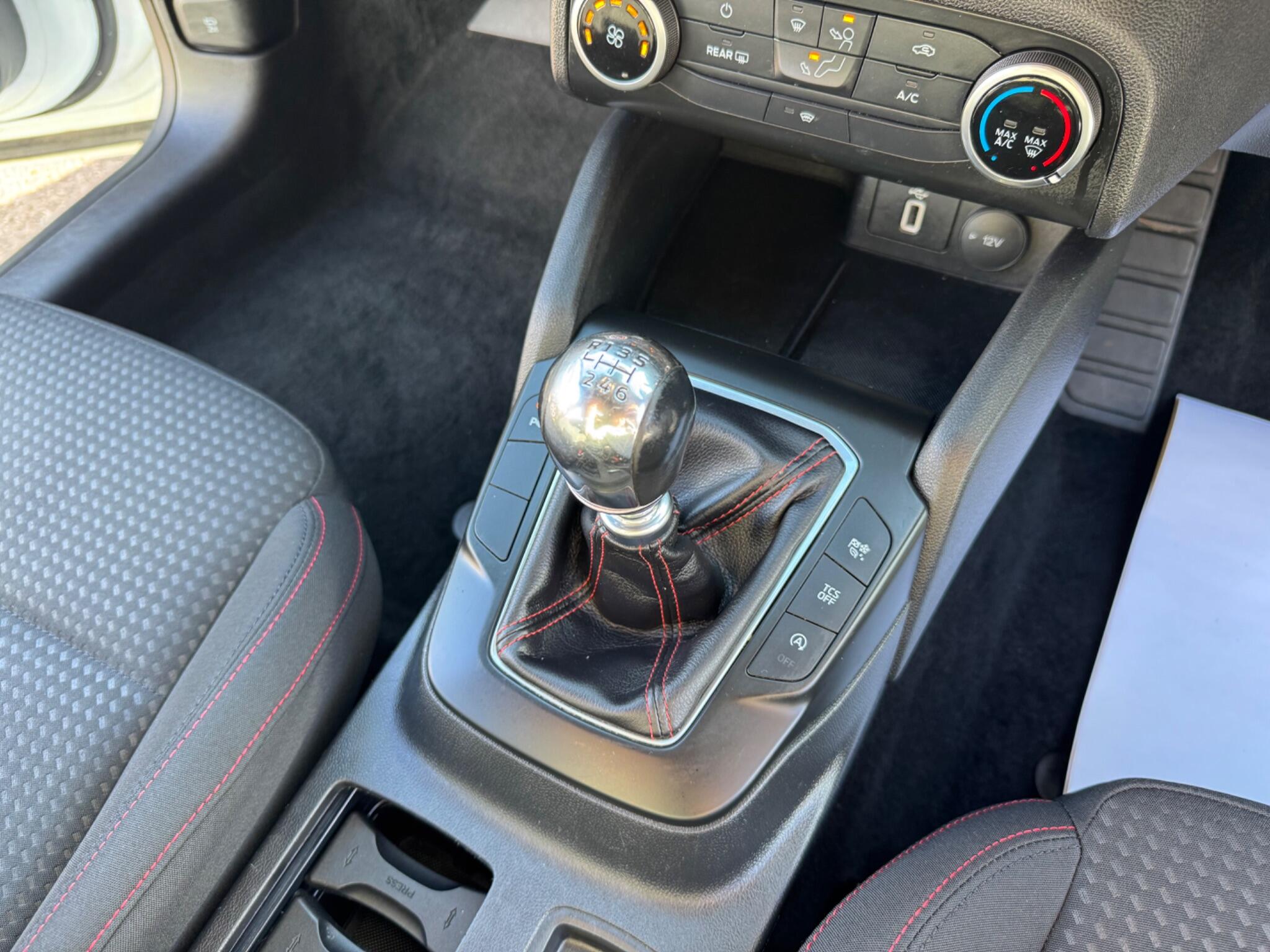 Ford Focus view 20