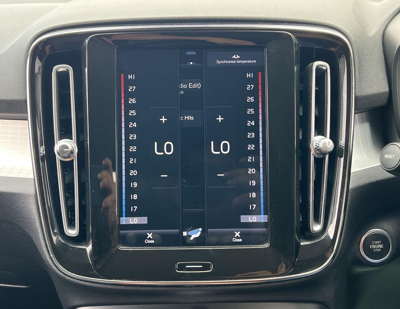 Volvo XC40 view 44