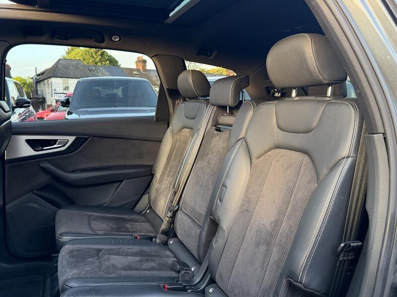 Audi Q7 view 58