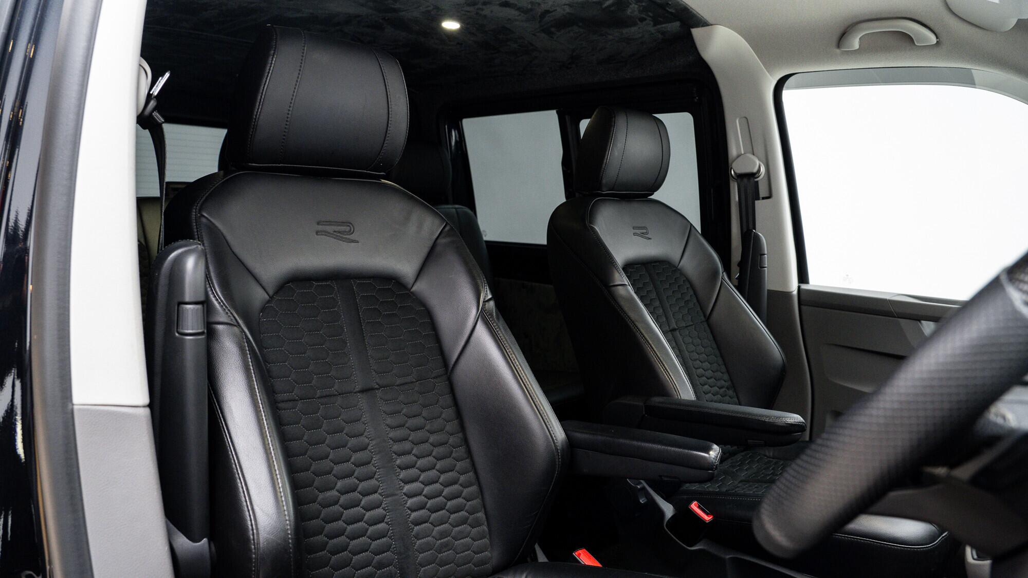 Volkswagen Transporter view 6