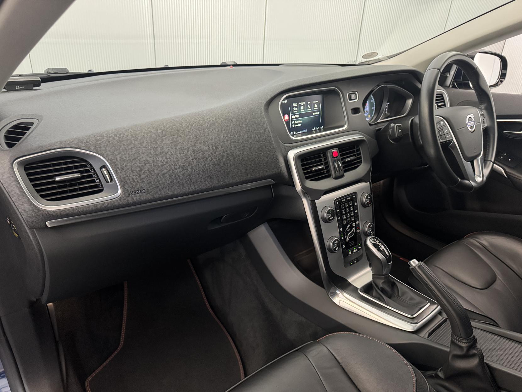 Volvo V40 view 66