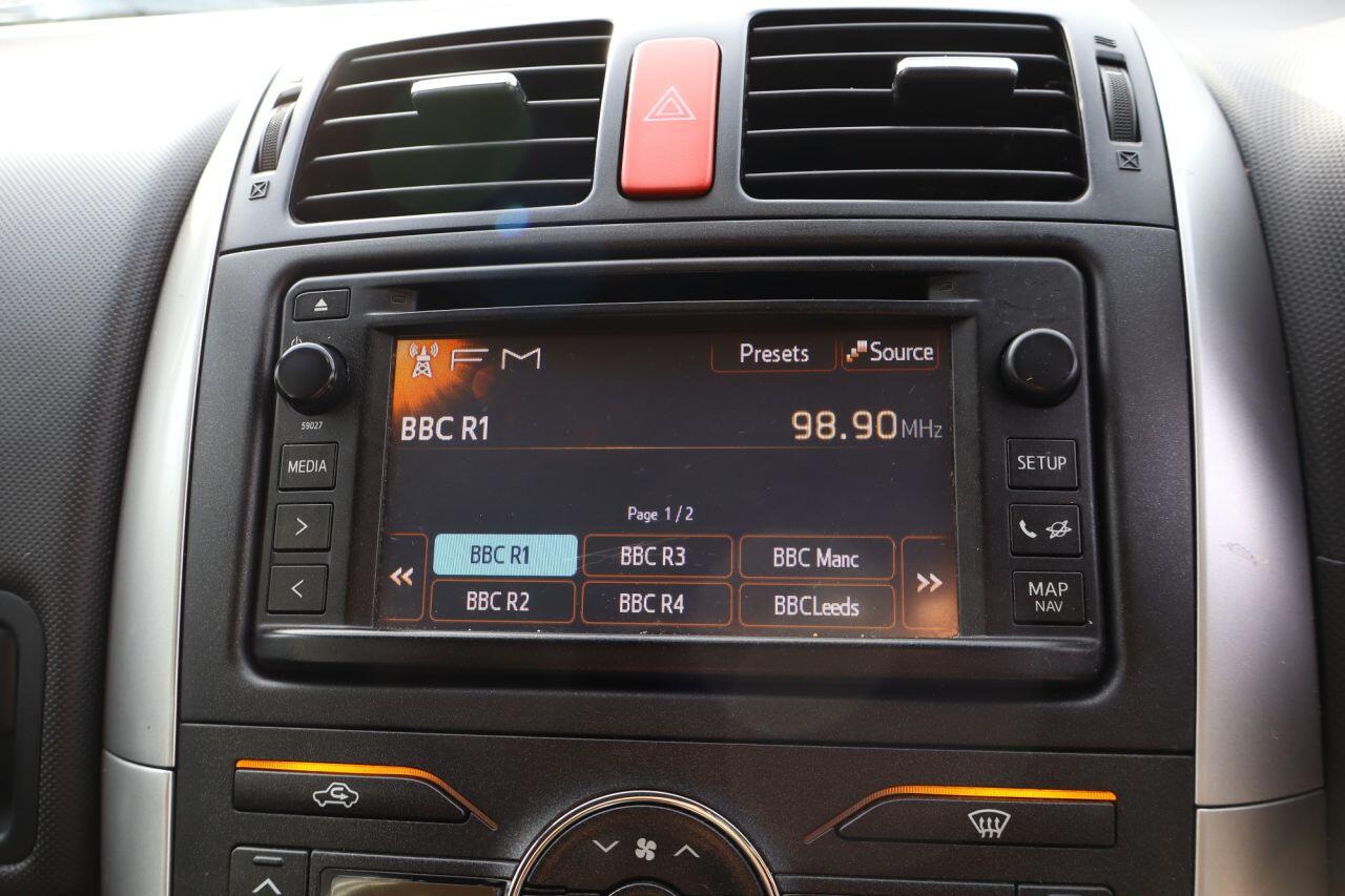 Toyota Auris view 13