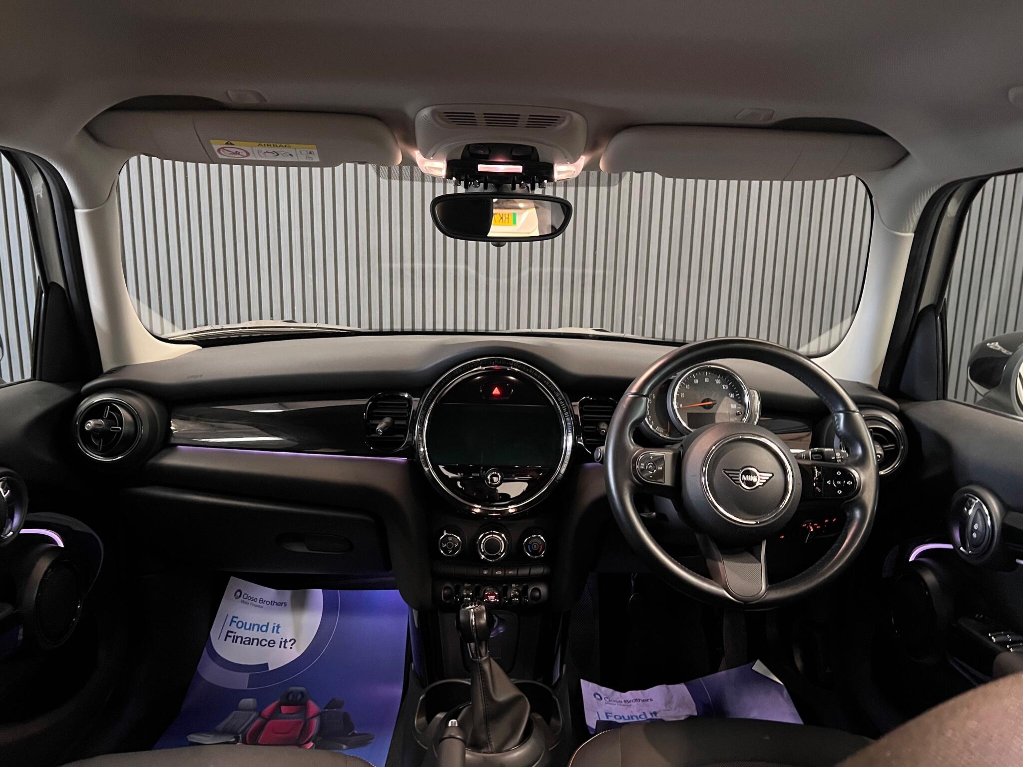 Mini Hatch view 26
