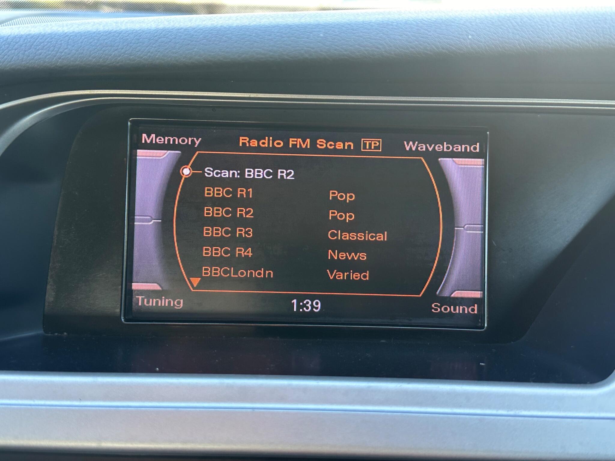 Audi A4 Avant view 28