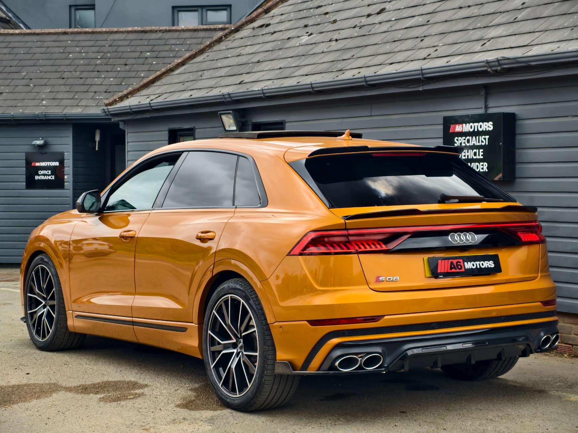 Audi Q8 view 16