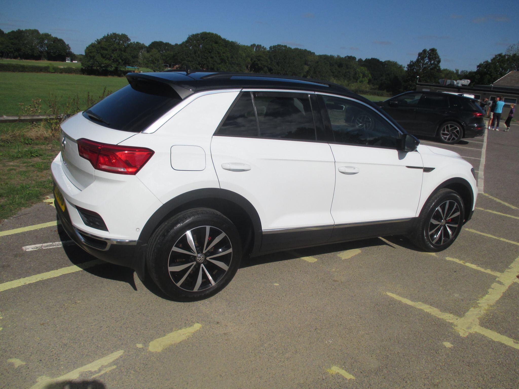 Volkswagen T-Roc view 12