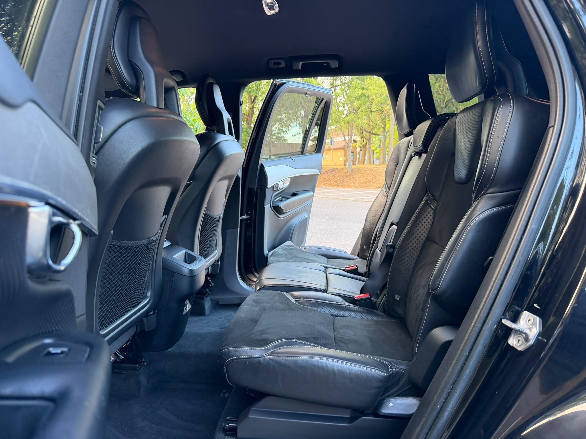 Volvo XC90 view 19