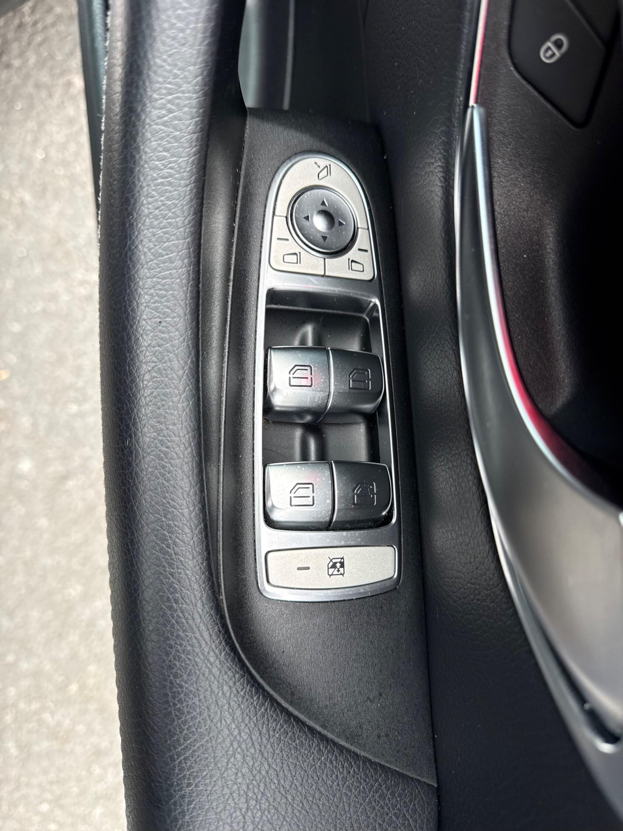 Mercedes-Benz E-Class view 16