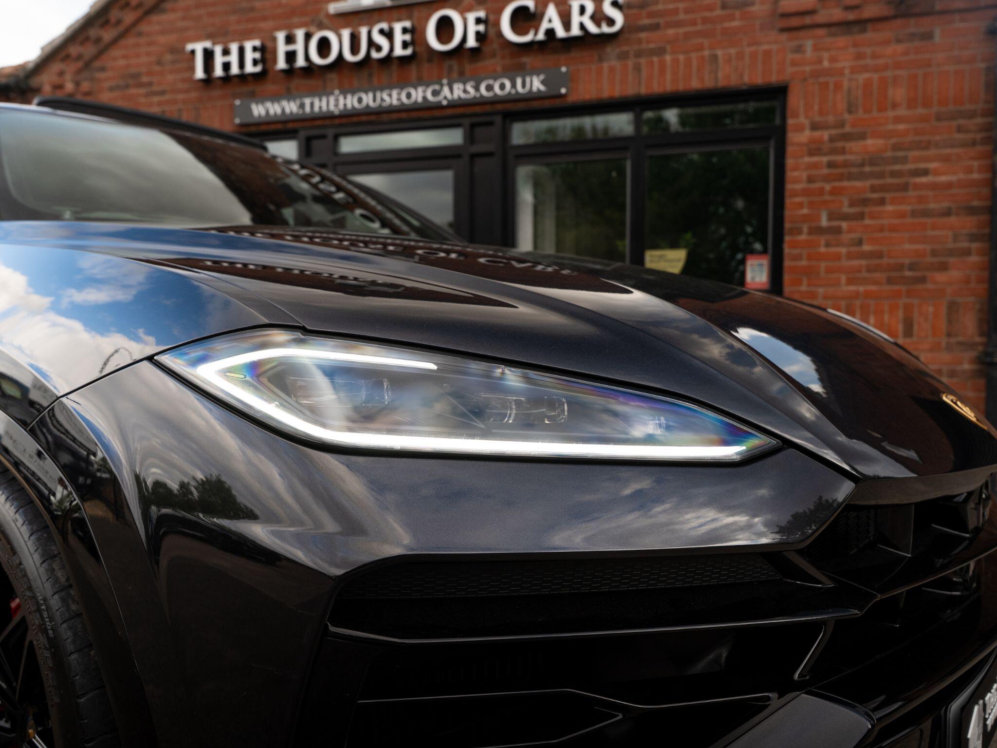 Lamborghini Urus view 21