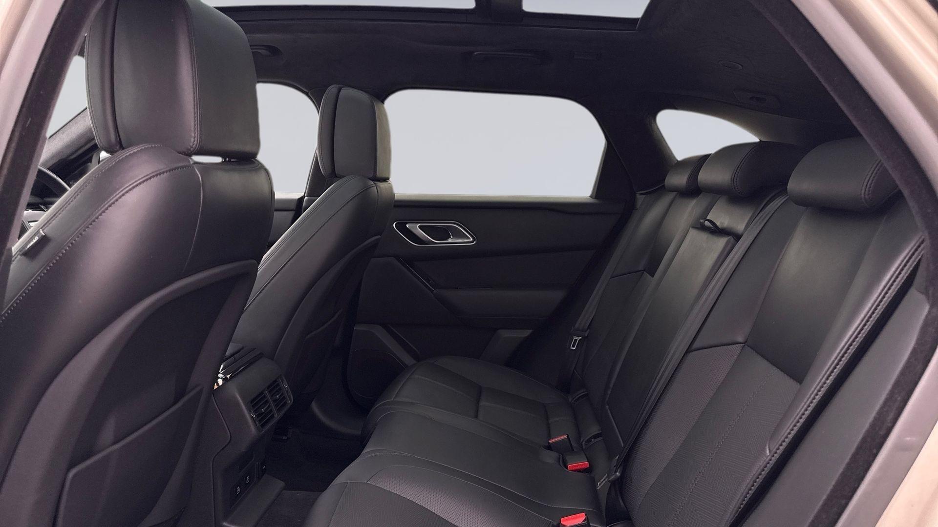 Land Rover Range Rover Velar view 4