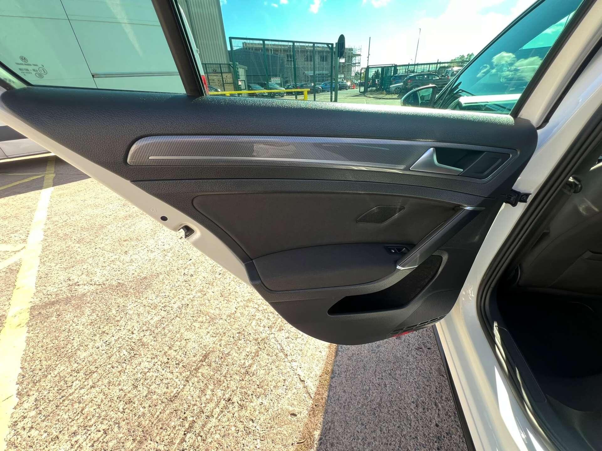 Volkswagen Golf view 36