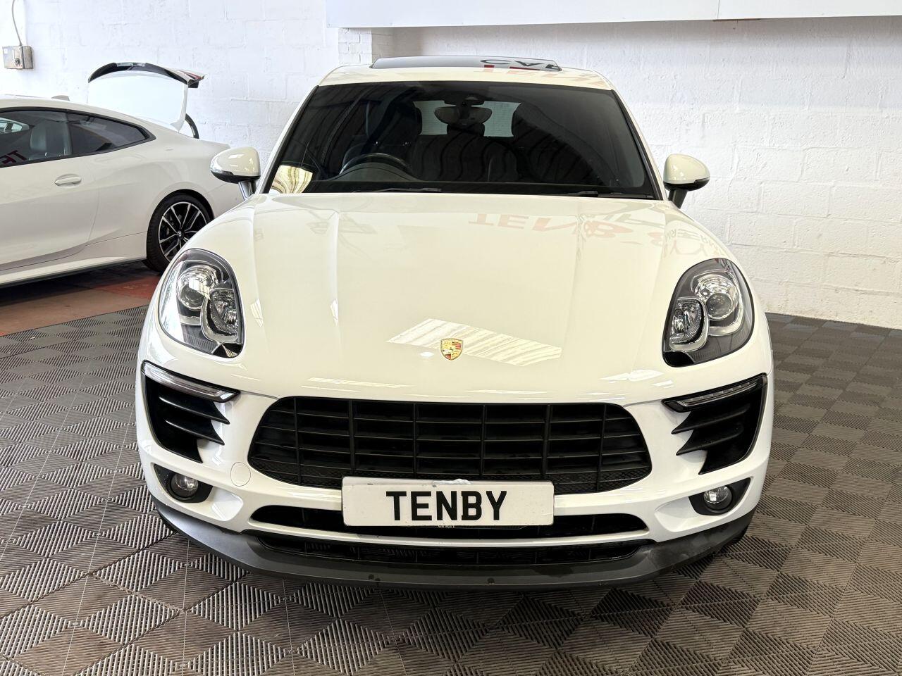 Porsche Macan view 4