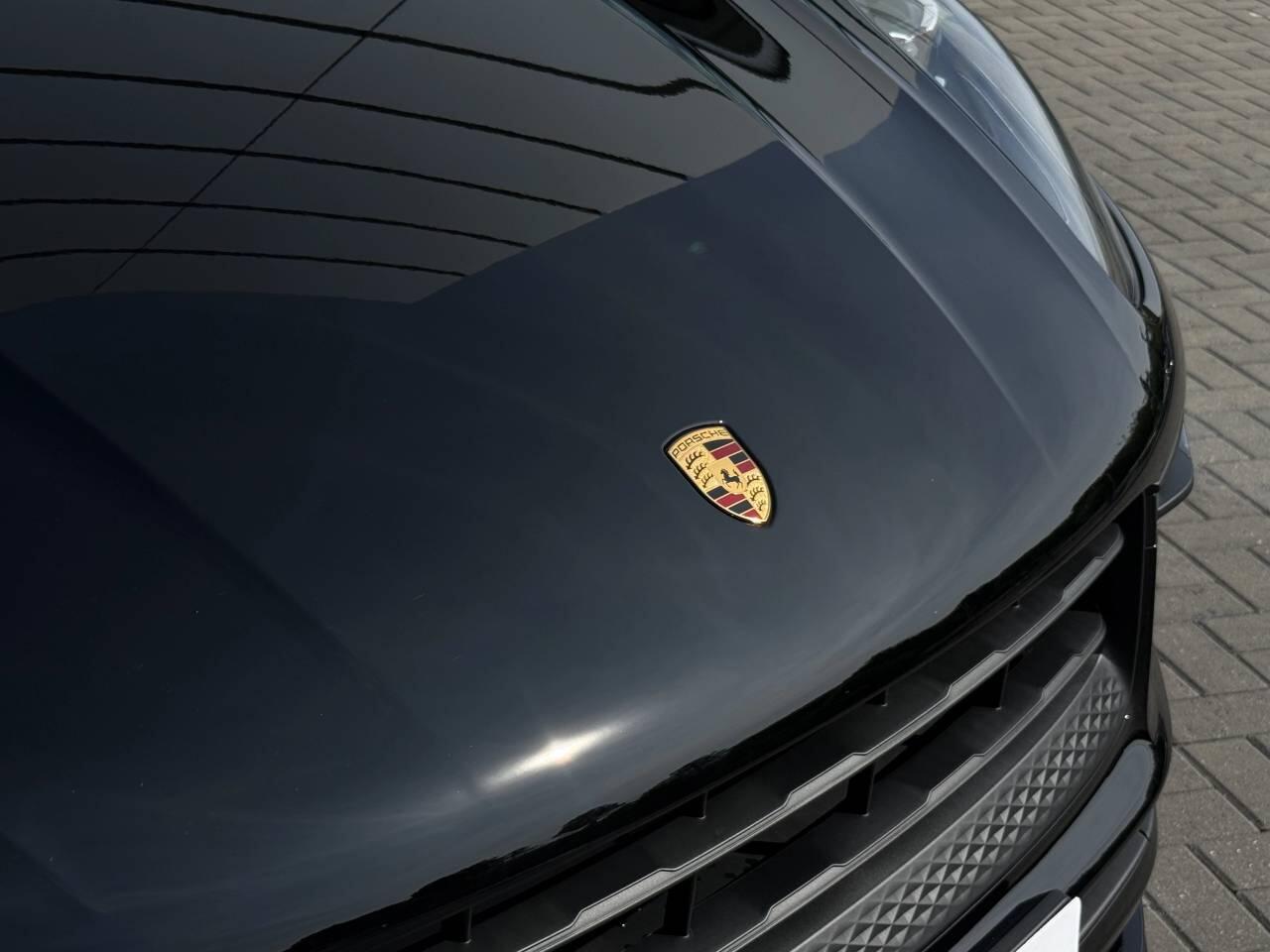 Porsche Macan view 45