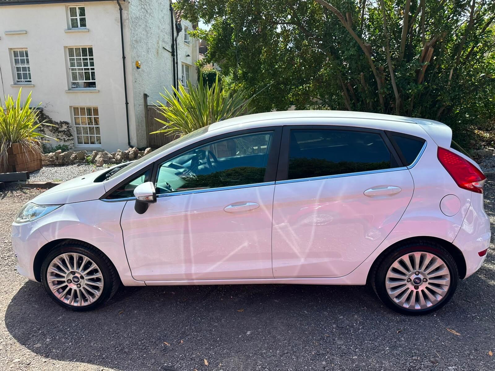 Ford Fiesta view 10