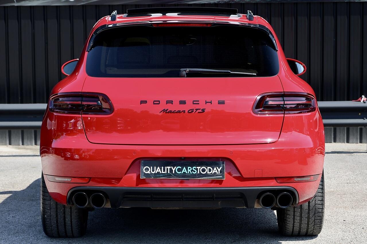 Porsche Macan view 5