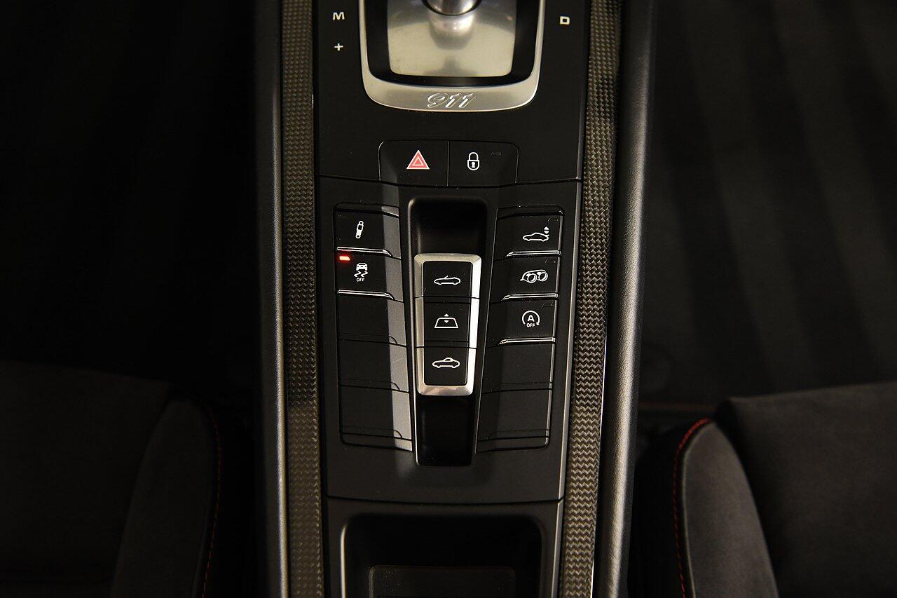 Porsche 911 view 16