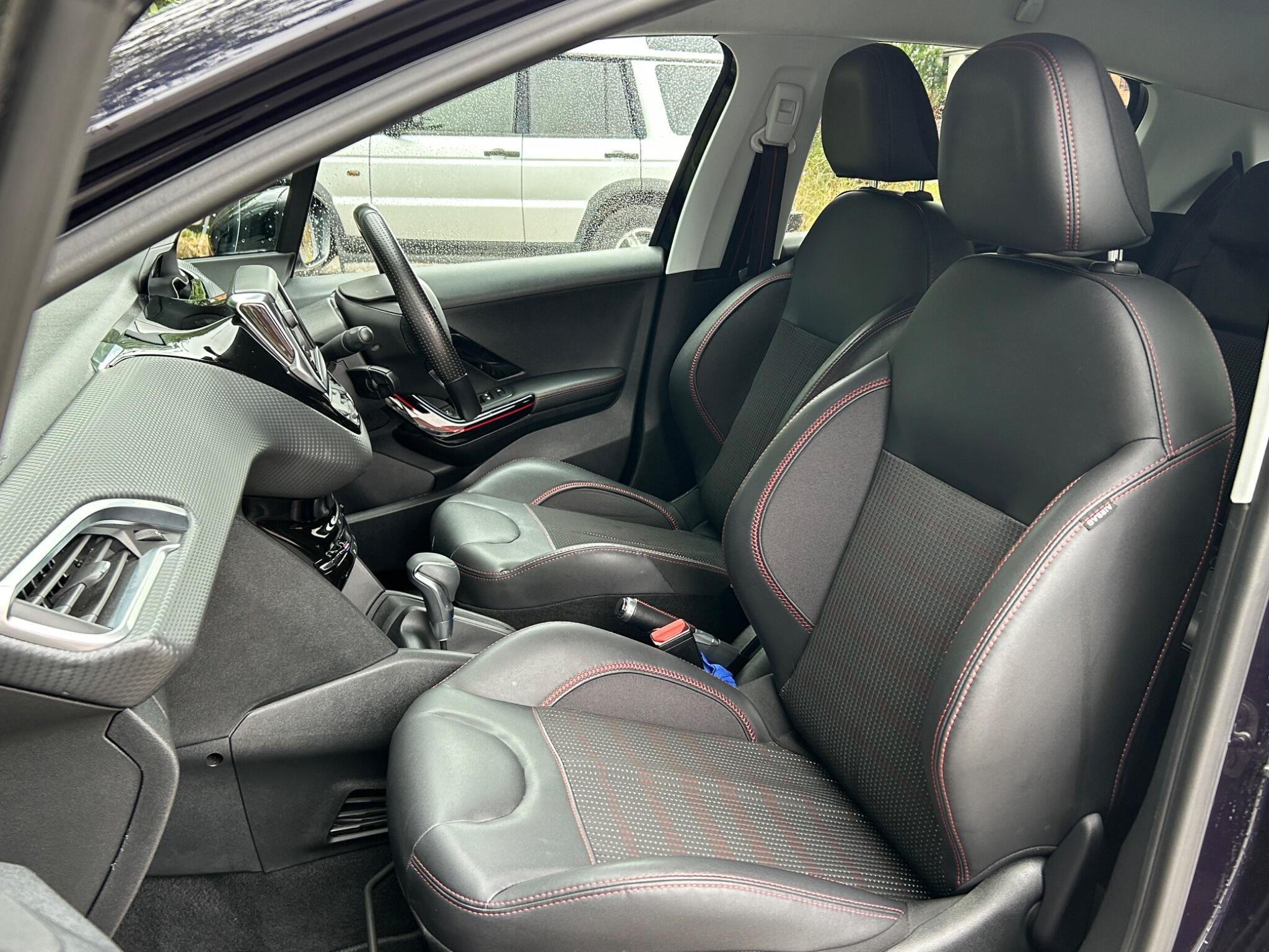 Peugeot 208 view 38