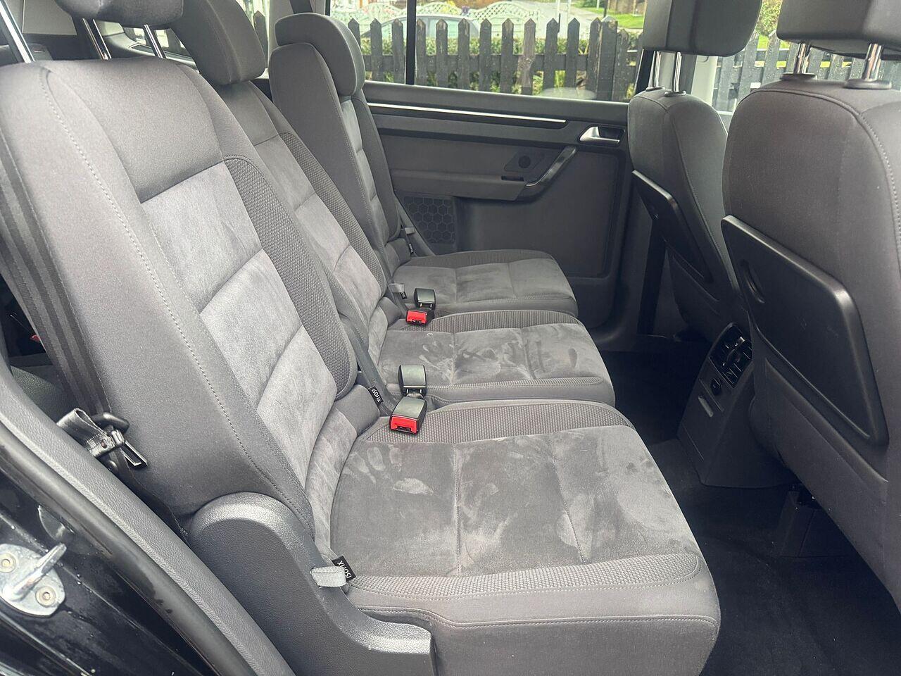 Volkswagen Touran view 6