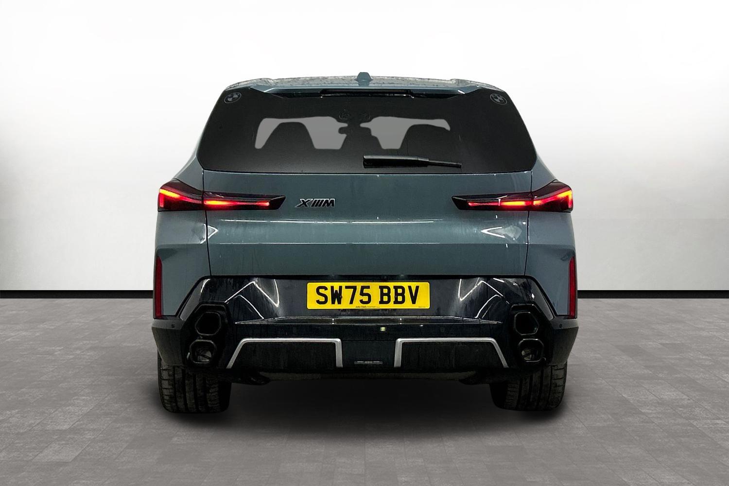 BMW XM view 16