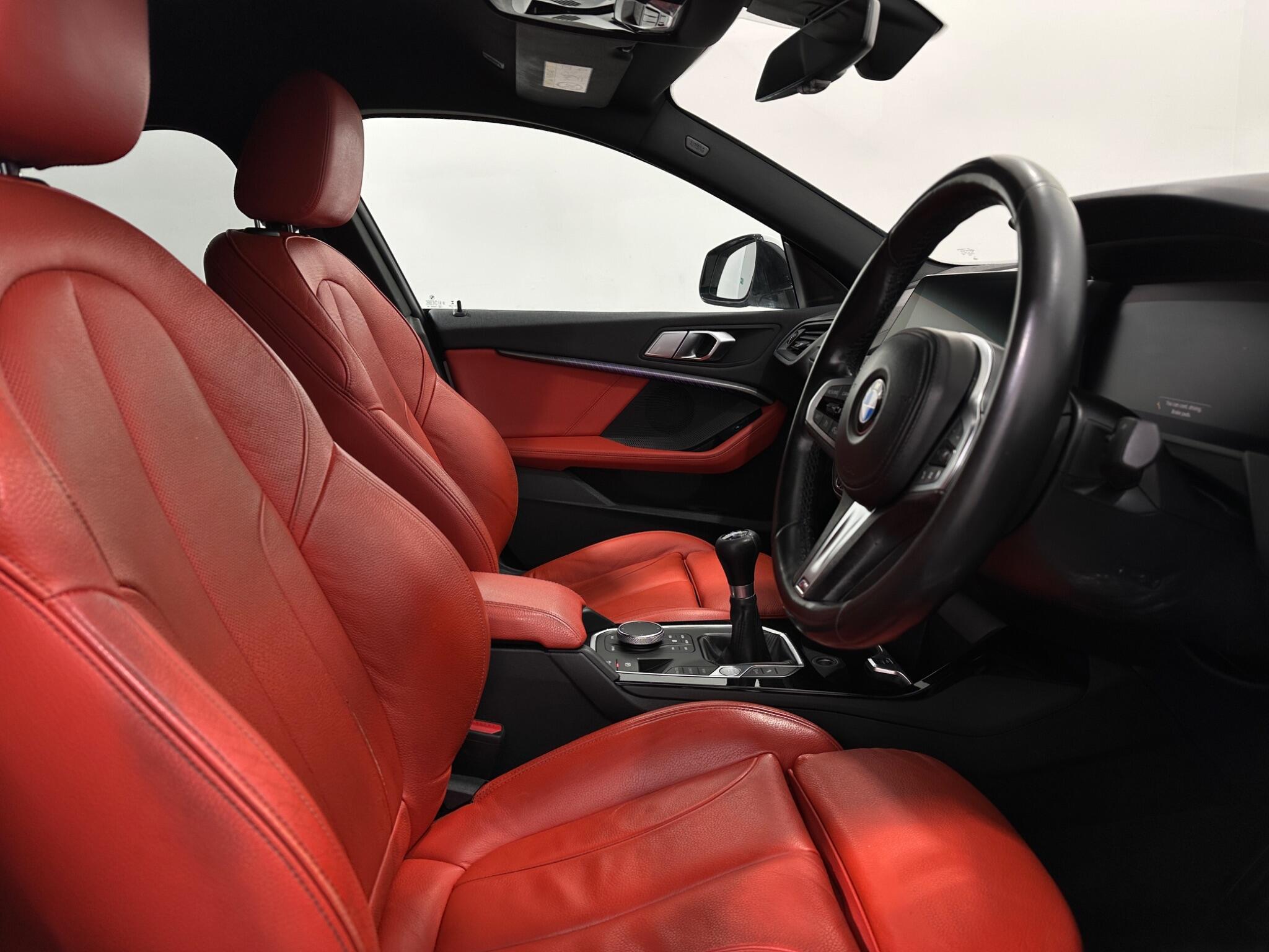 BMW 2 Series view 33