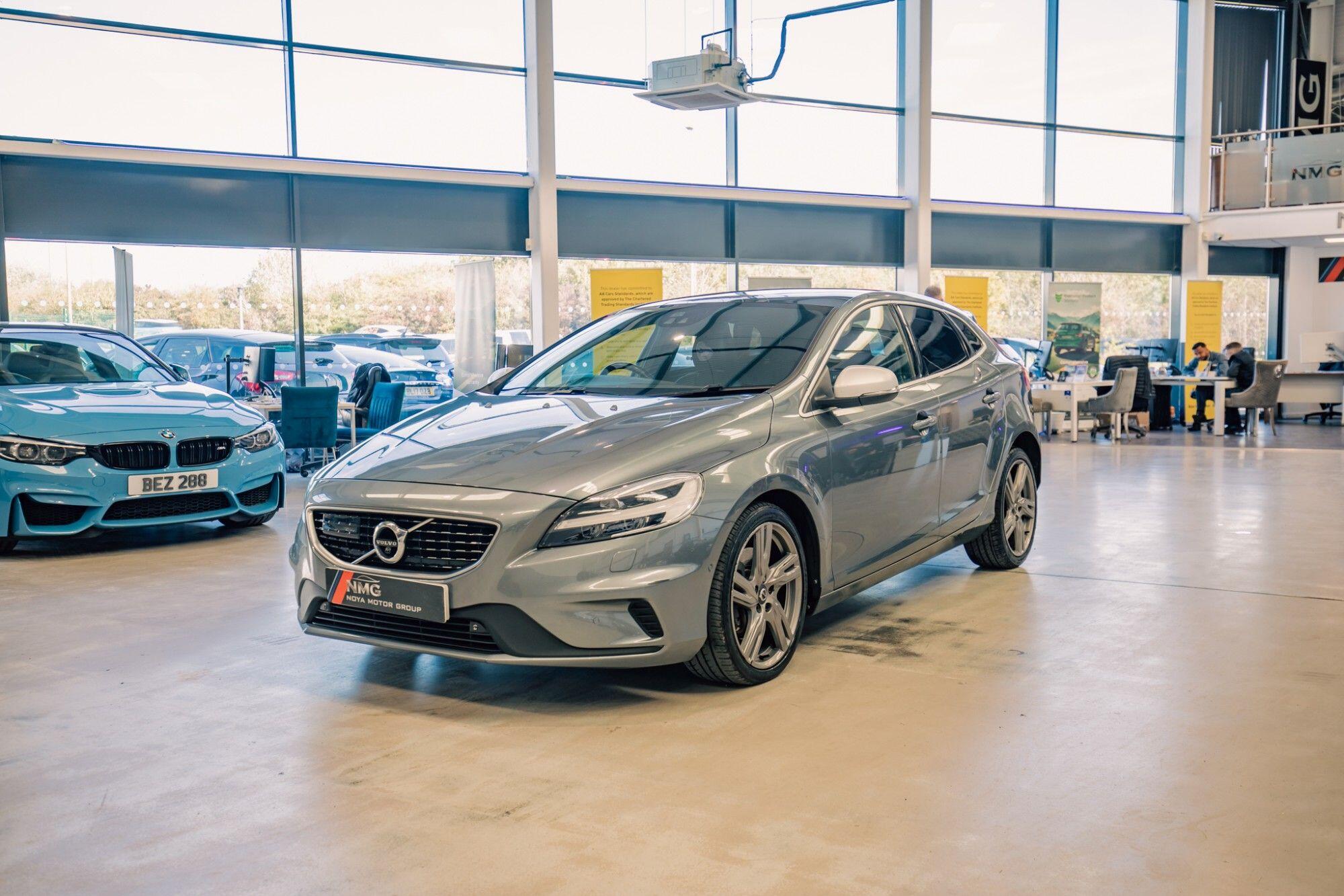Volvo V40 view 22