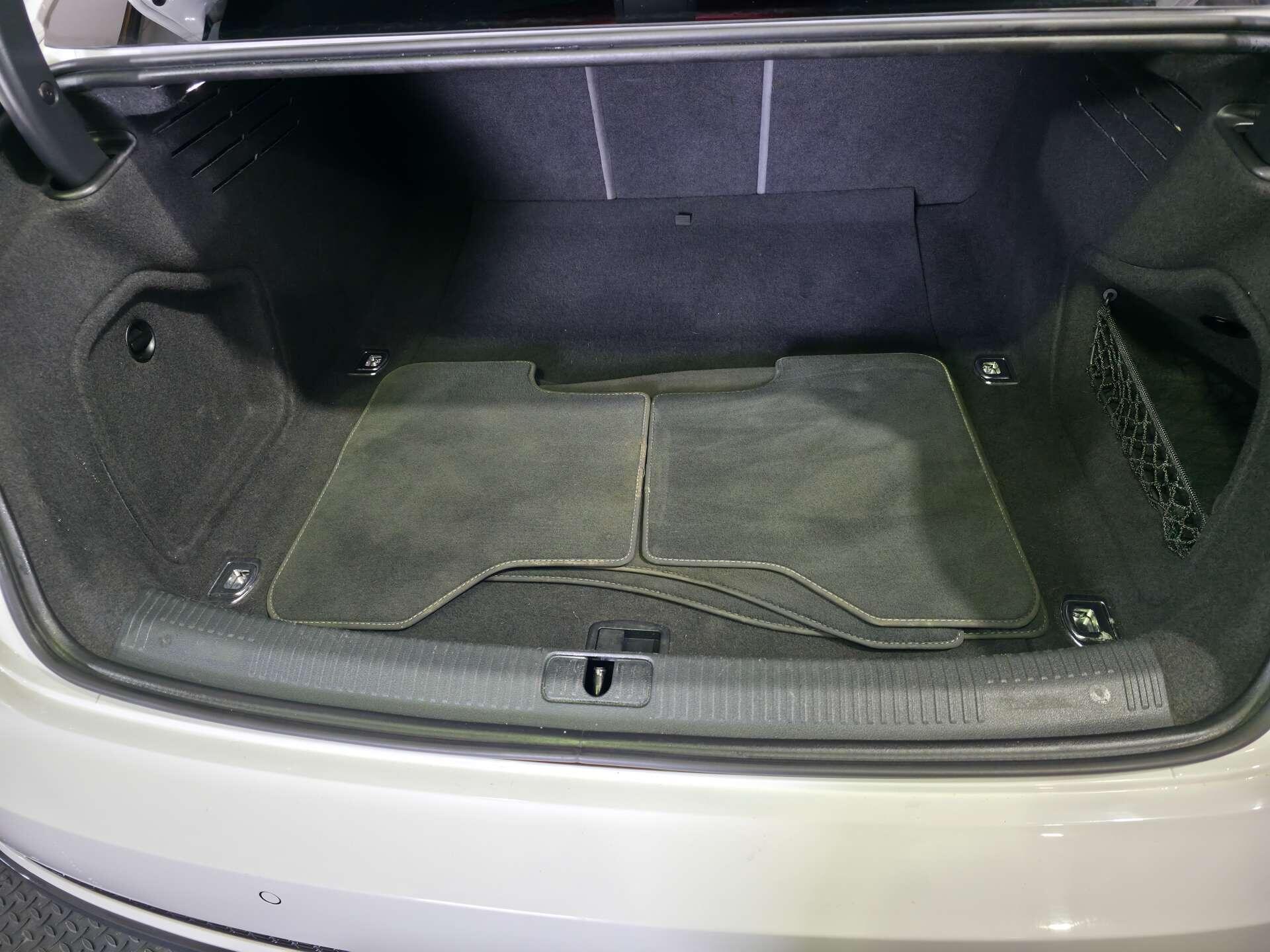 Audi A4 view 18