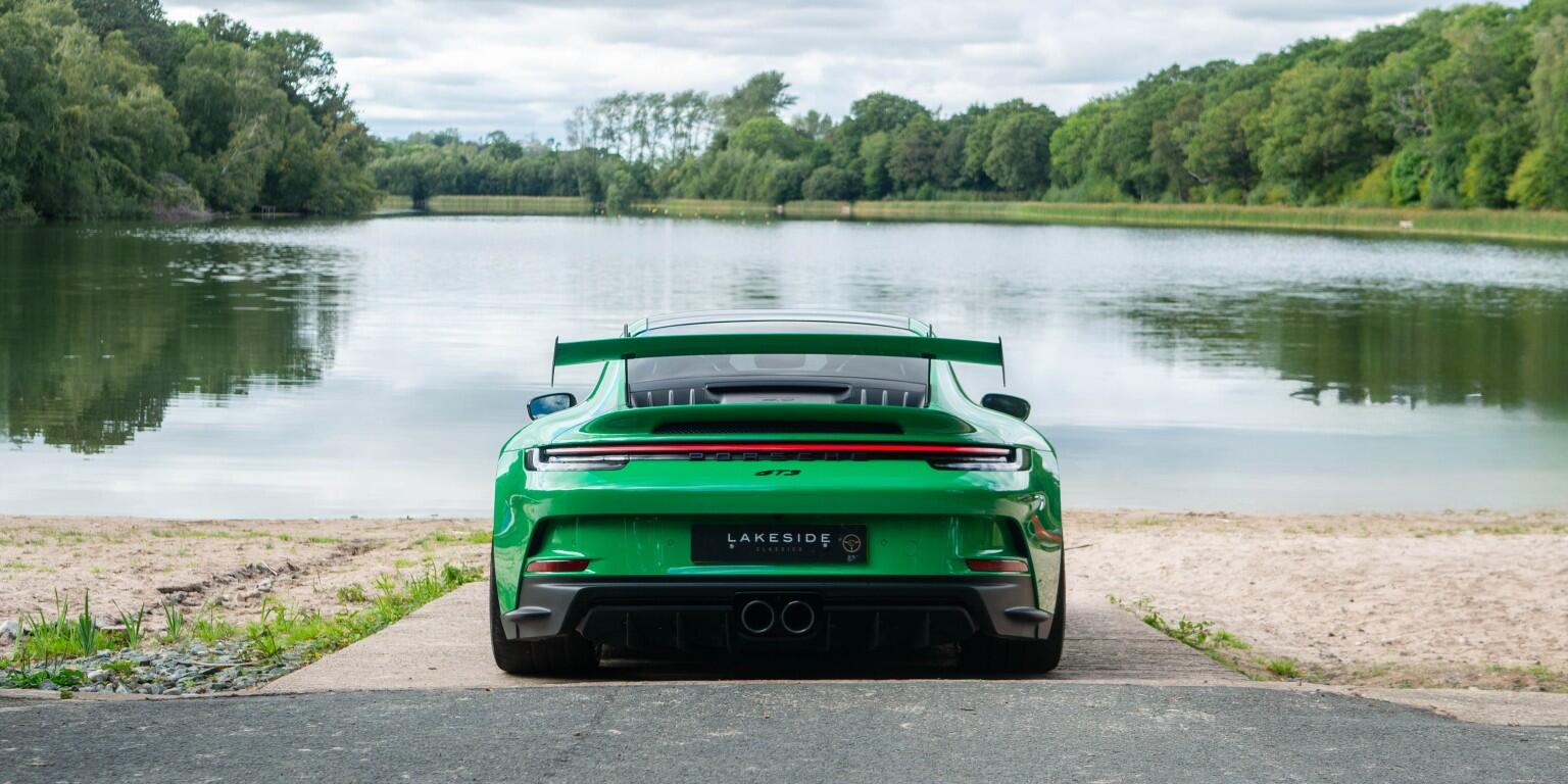 Porsche 911 view 5