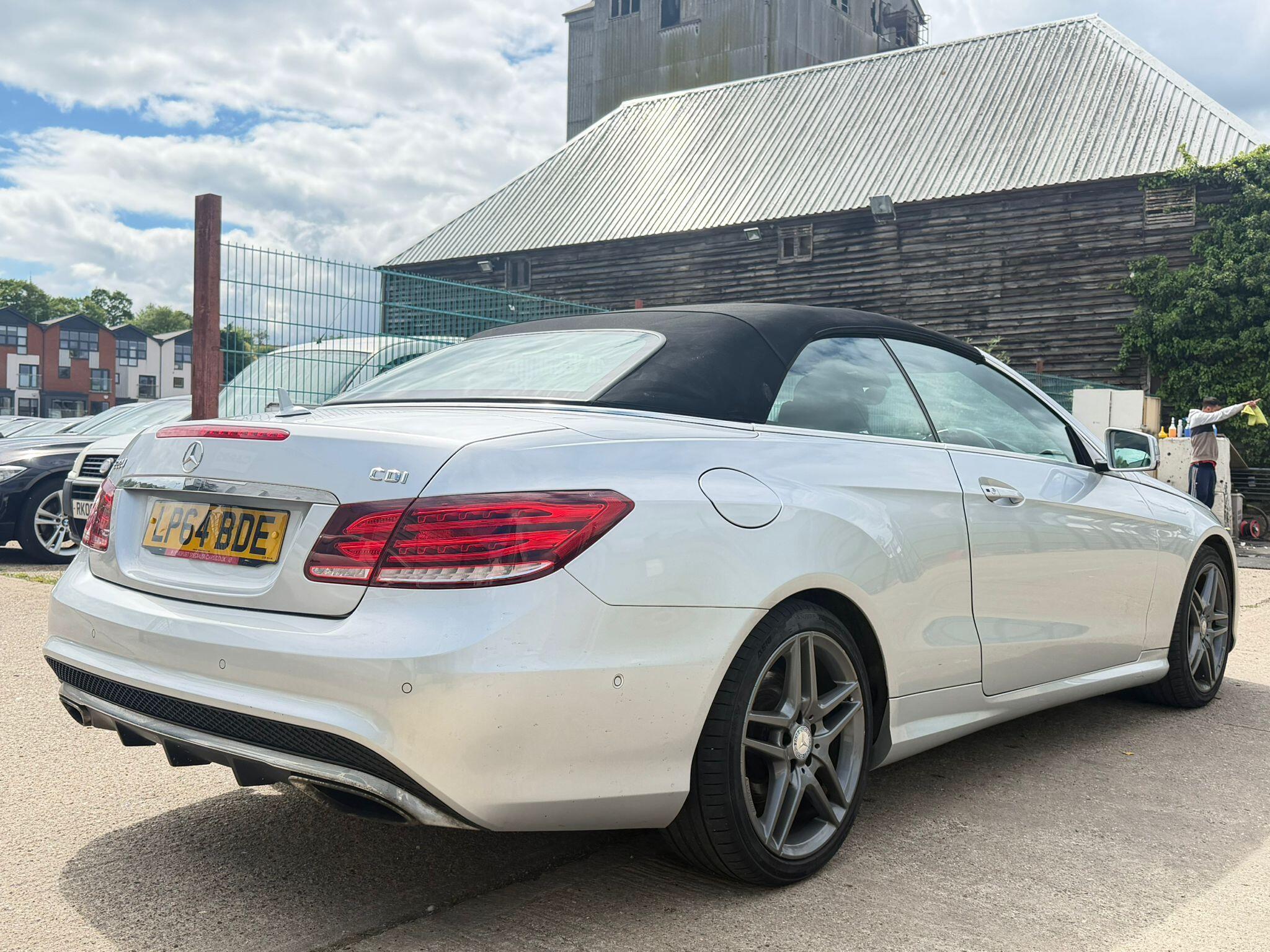 Mercedes-Benz E-Class view 3