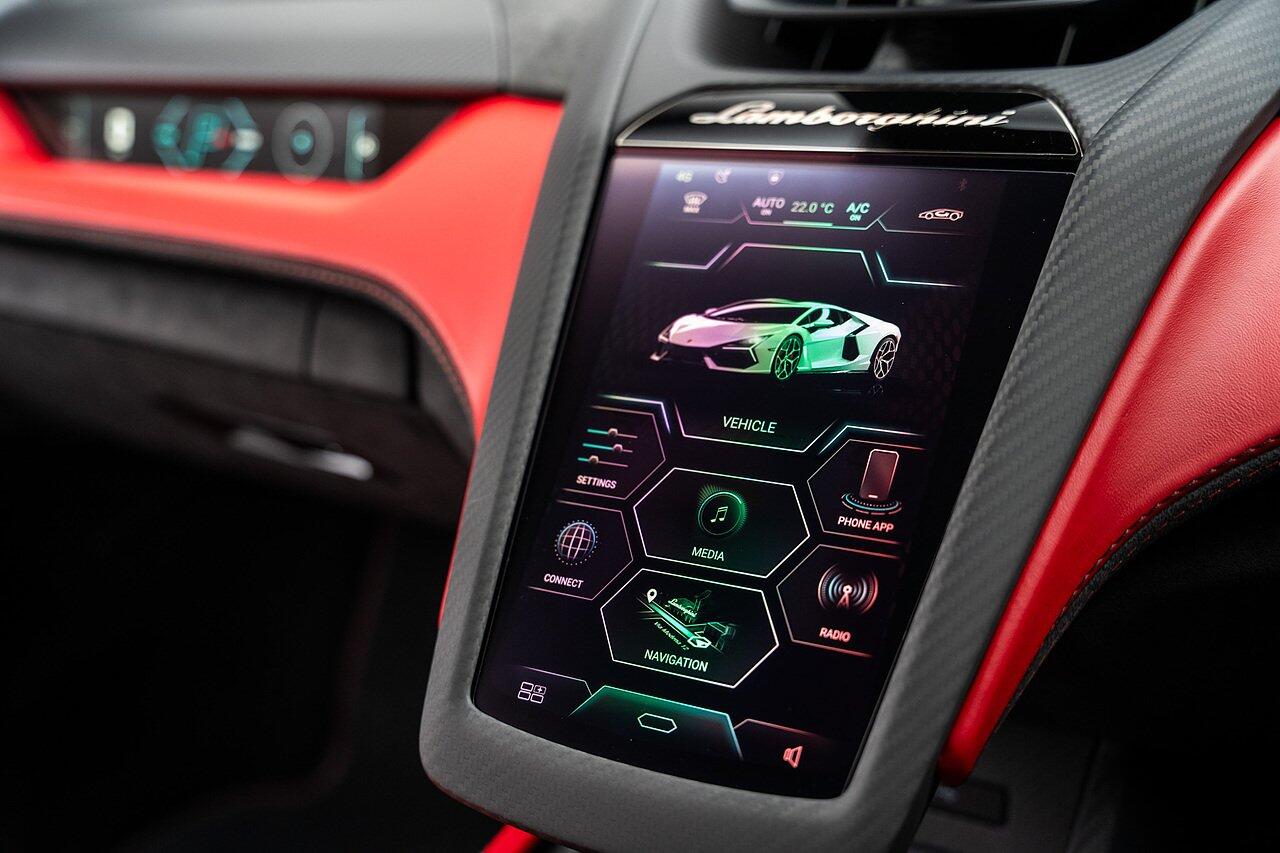 Lamborghini Revuelto view 82