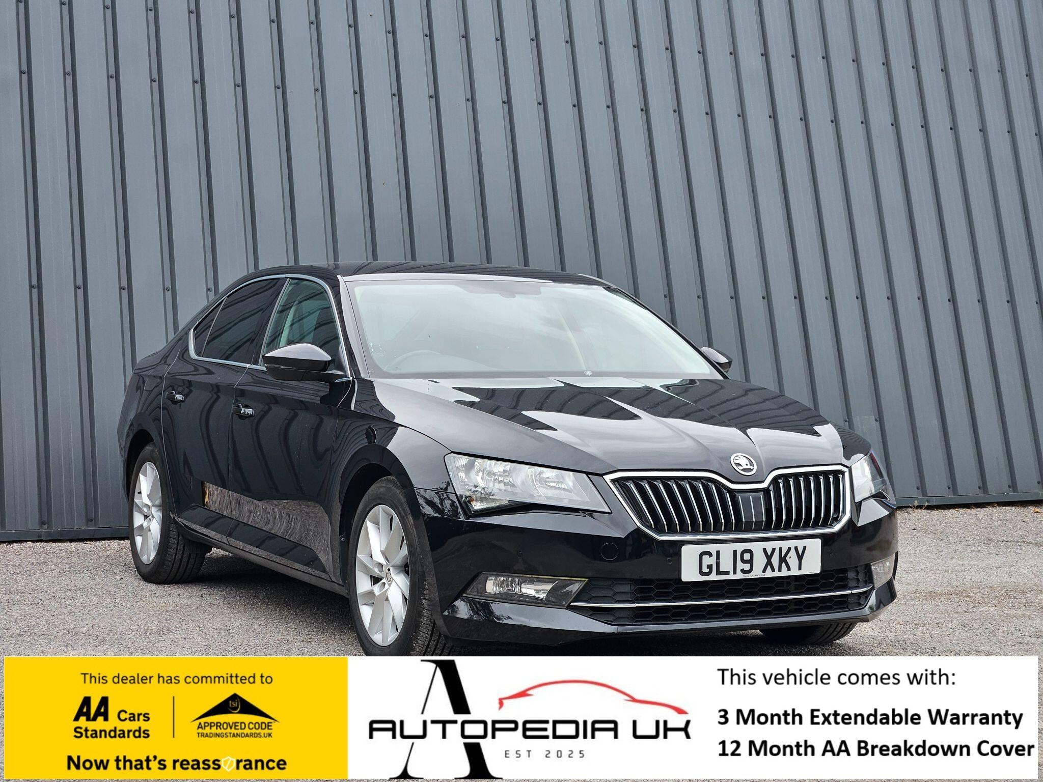 2019 Skoda Superb image 1
