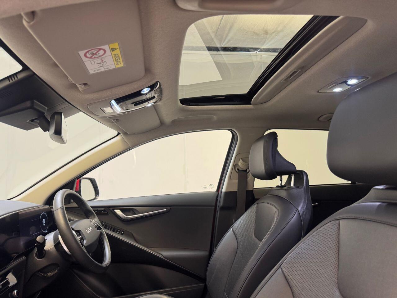 Kia Niro view 70