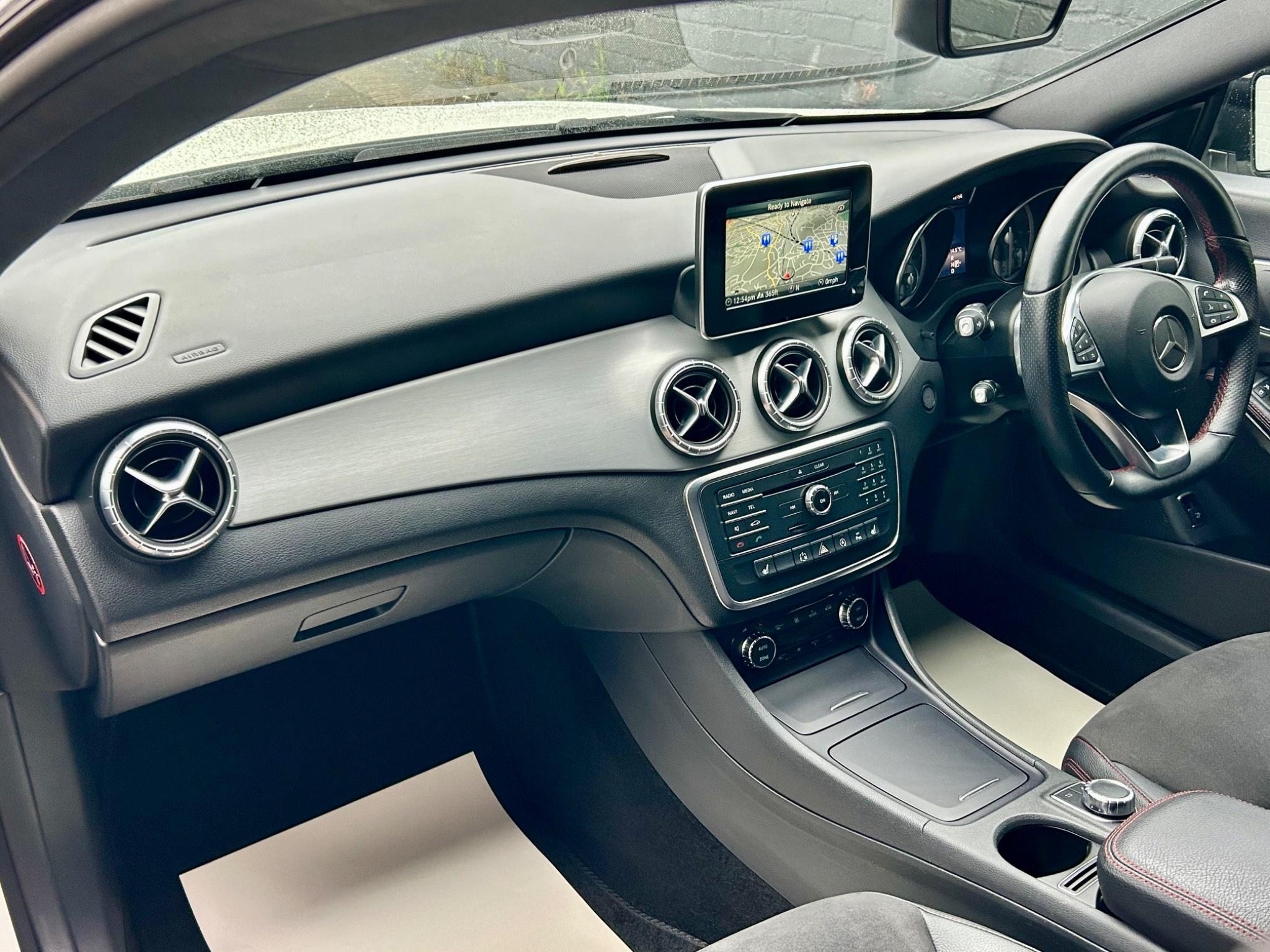 Mercedes-Benz Cla view 22